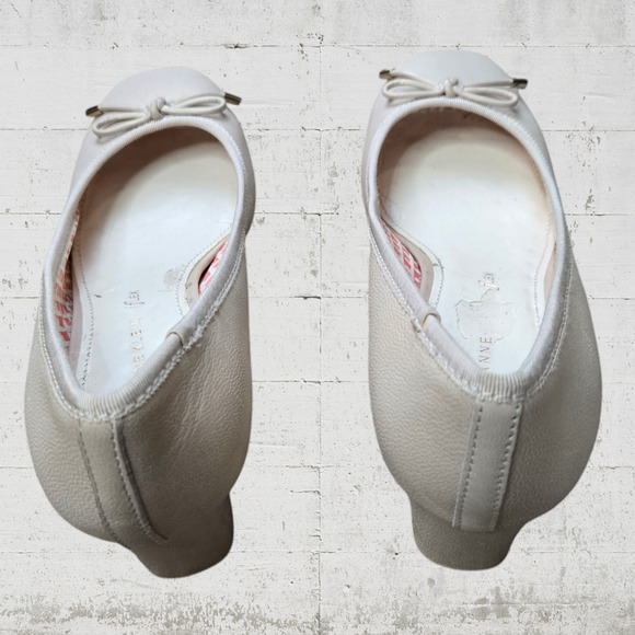 Anne Klein Cream Iridescent Luster Coquette Bow Square Toe Block Heels Size 8.5 - Picture 4 of 7